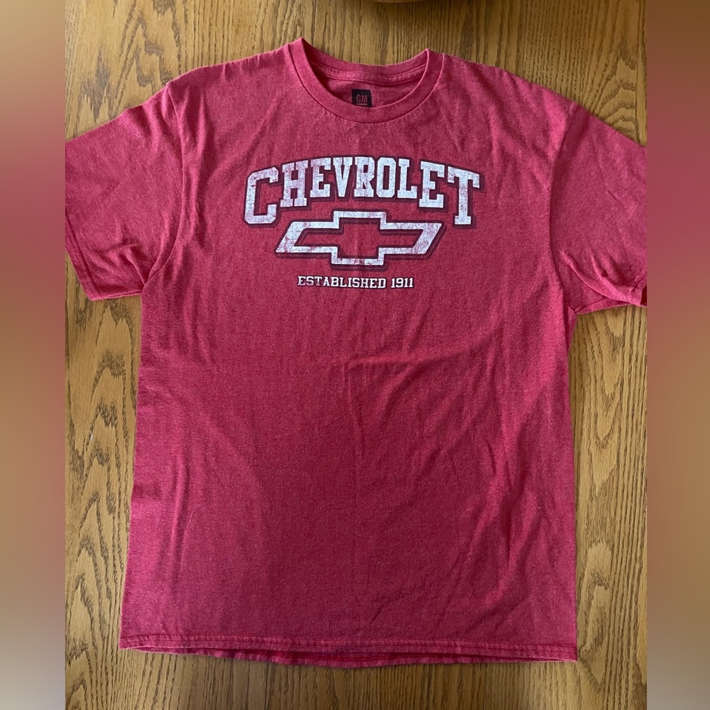 Official GM PRODUCT Chevy T-shirt size LG Red.
